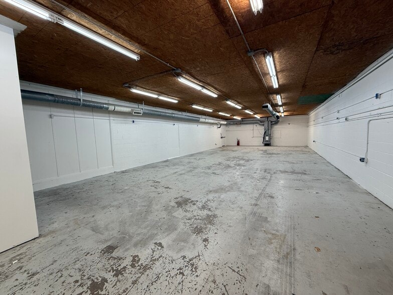 713 Acme St, Denton, TX for lease - Building Photo - Image 3 of 4