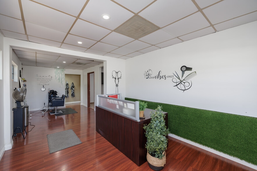 8923 La Mesa Blvd, La Mesa, CA for sale - Matterport 3D Scan - Image 3 of 27