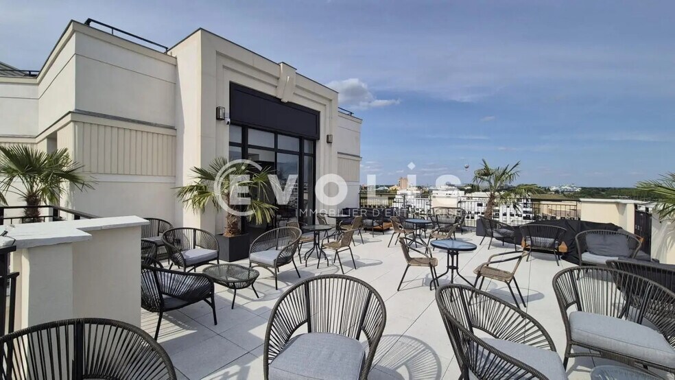 Office in Chessy for lease - Building Photo - Image 1 of 5