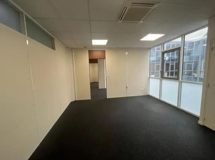 Office in Torcy for lease - Building Photo - Image 2 of 5