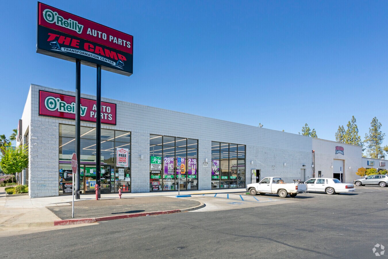 43234333 N Blackstone Ave, Fresno, CA 93726