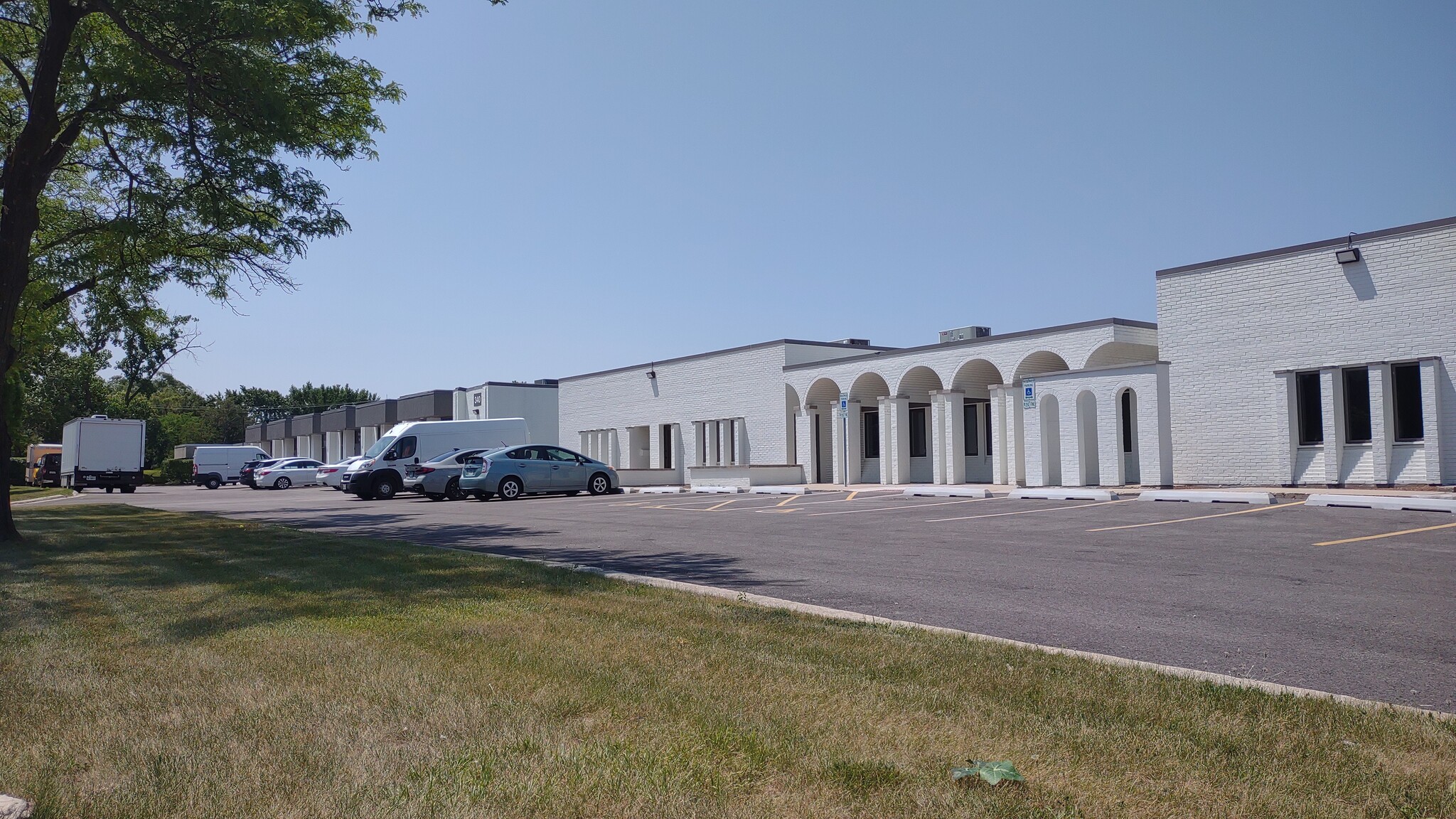 340 Melvin Dr, Northbrook, IL for lease Building Photo- Image 1 of 11