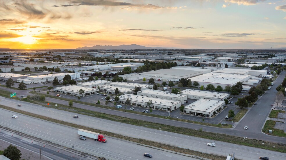 3636-3658 W 2100 S, Salt Lake City, UT for lease - Building Photo - Image 3 of 8