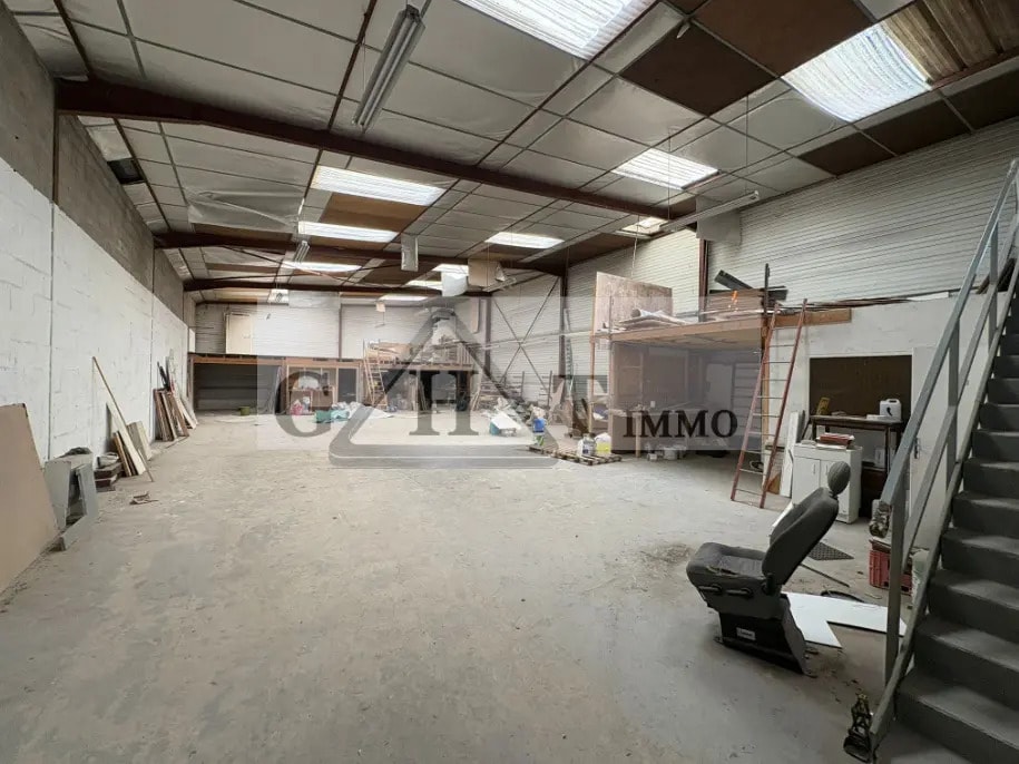 Industrial in Vaux-le-Pénil for lease Interior Photo- Image 1 of 7