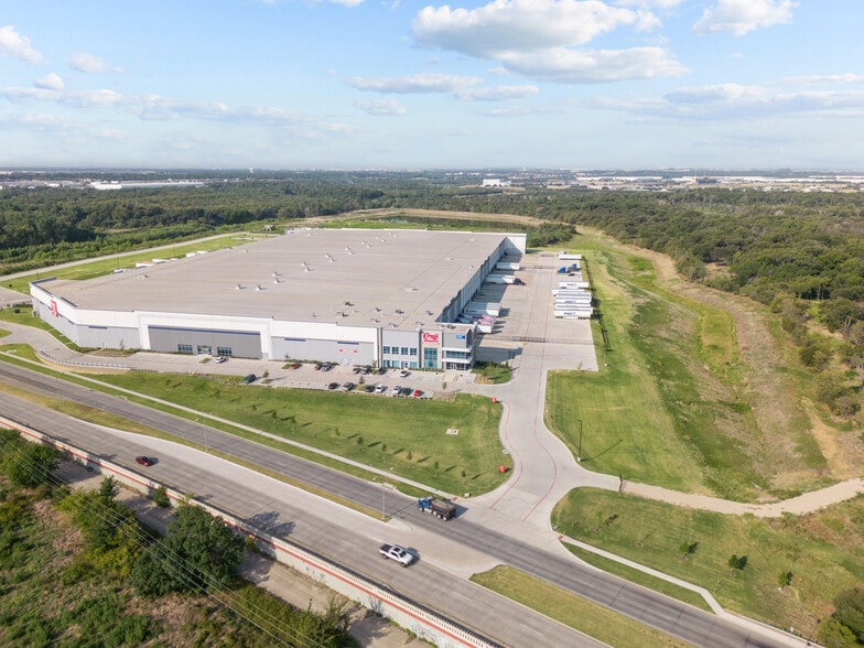 2003 MacArthur Blvd, Grand Prairie, TX for lease - Building Photo - Image 2 of 7