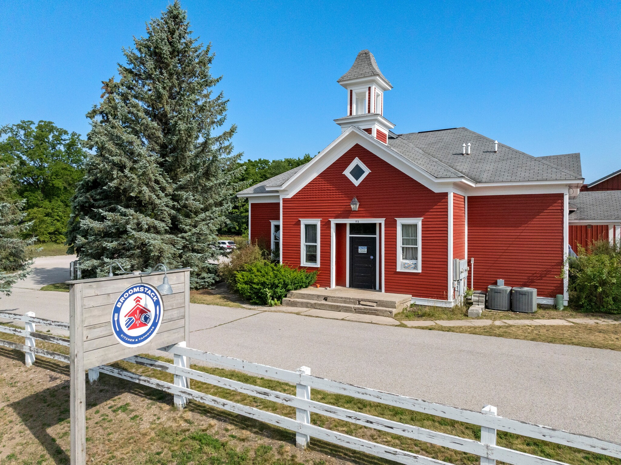 172 W Burdickville Rd, Maple City, MI for sale Building Photo- Image 1 of 1