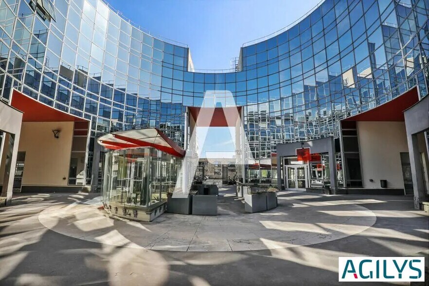 Office in Massy for lease - Lobby - Image 1 of 12