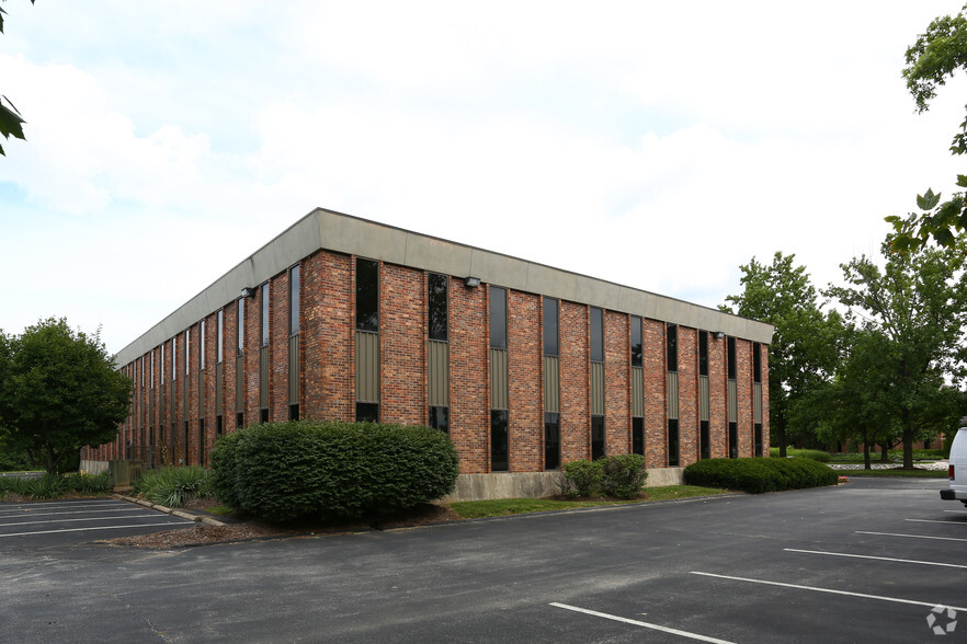 2280 Schuetz Rd, Maryland Heights, MO for sale - Building Photo - Image 1 of 3