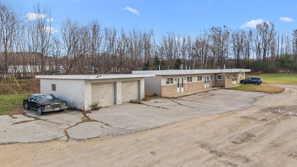 4991 Arthur Rd, Slinger, WI for sale - Building Photo - Image 3 of 47
