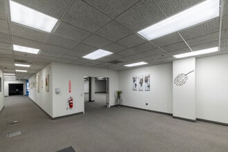 400 Commerce Blvd, Carlstadt, NJ for lease Interior Photo- Image 2 of 14