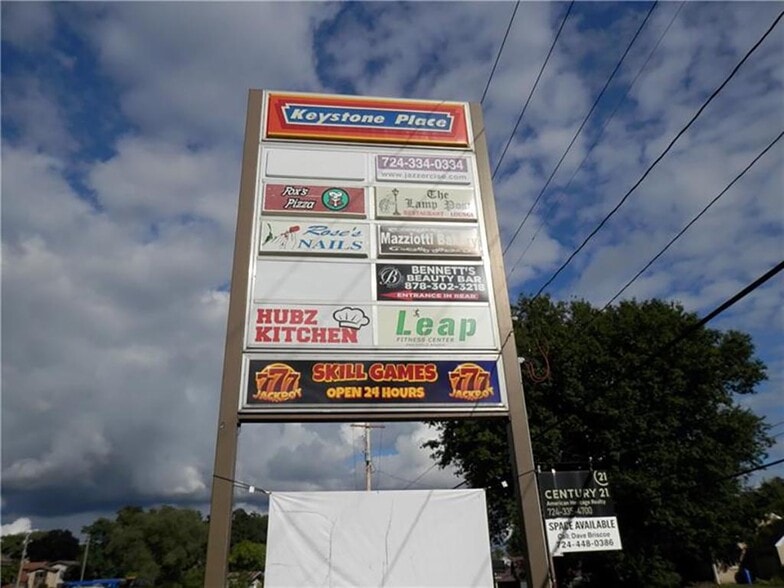 2801-2809 Leechburg Rd, Lower Burrell, PA for sale - Building Photo - Image 1 of 9