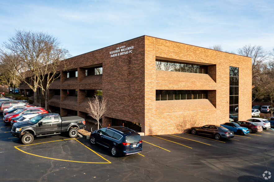 6905 Telegraph Rd, Bloomfield Hills, MI for lease - Building Photo - Image 2 of 7