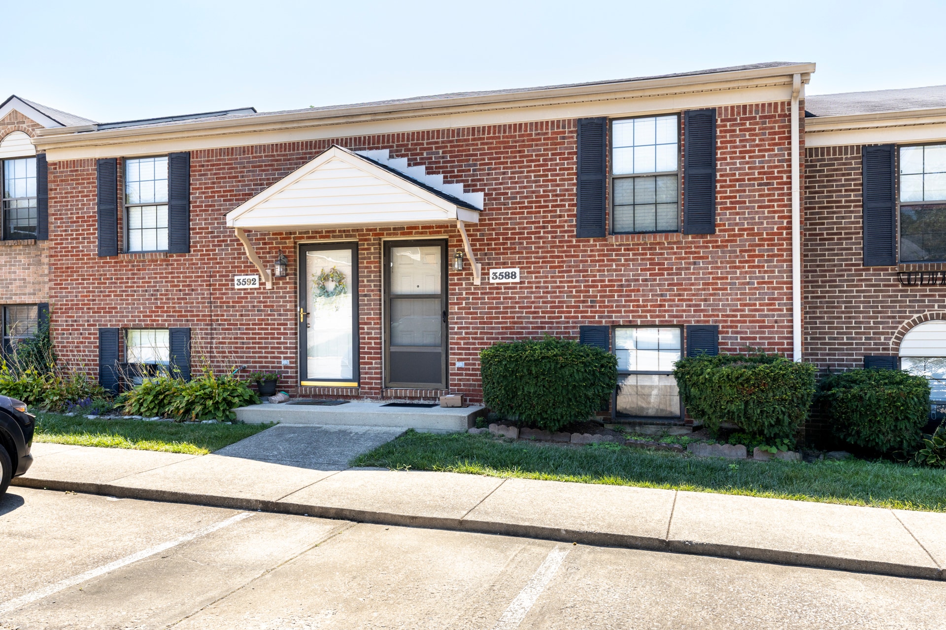 Lexington, KY 9-Unit Townhome Portfolio portfolio of 9 properties for sale on LoopNet.com Building Photo- Image 1 of 26