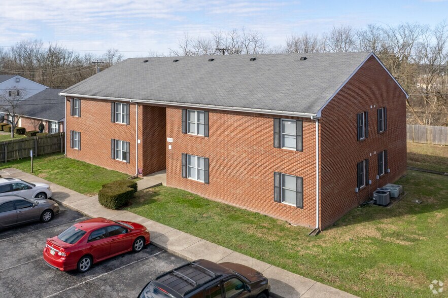 1050 Hickory Hill Dr, Nicholasville, KY 40356