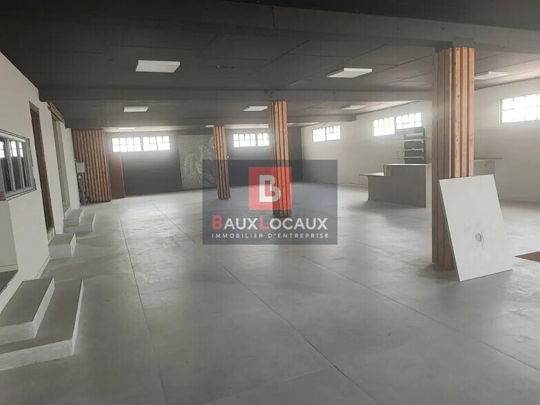 Office in Lambesc for lease - Building Photo - Image 2 of 8