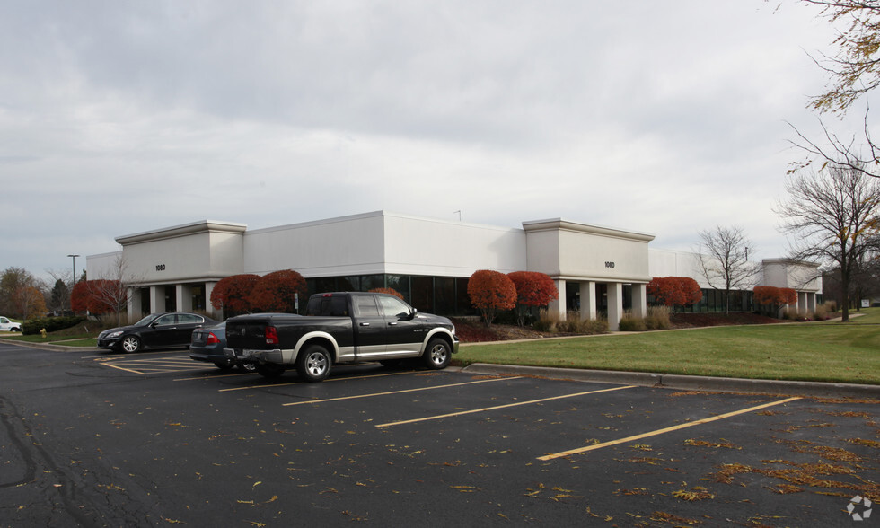 1000-1080 Parkview Blvd, Lombard, IL for lease - Building Photo - Image 1 of 9