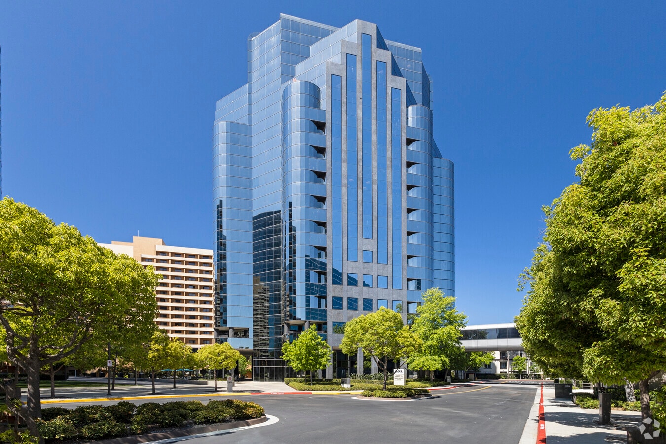 4225 Executive Sq, La Jolla, CA 92037 La Jolla Square