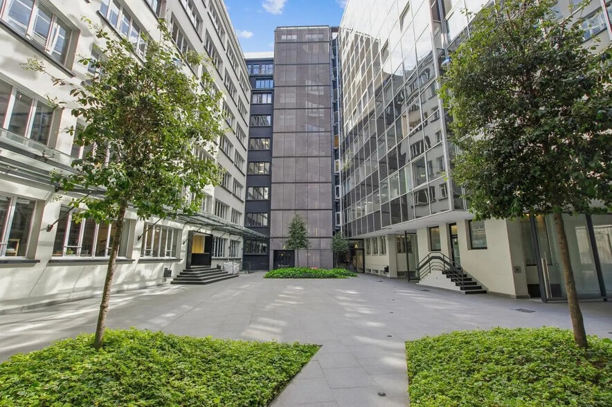 174 Quai De Jemmapes, Paris for lease - Building Photo - Image 2 of 16