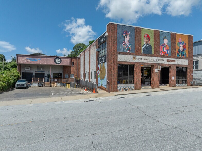 217 Coxe Ave, Asheville, NC for sale - Primary Photo - Image 1 of 28