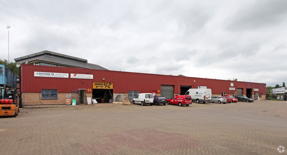 Longshot Ln, Bracknell for sale - Primary Photo - Image 1 of 1