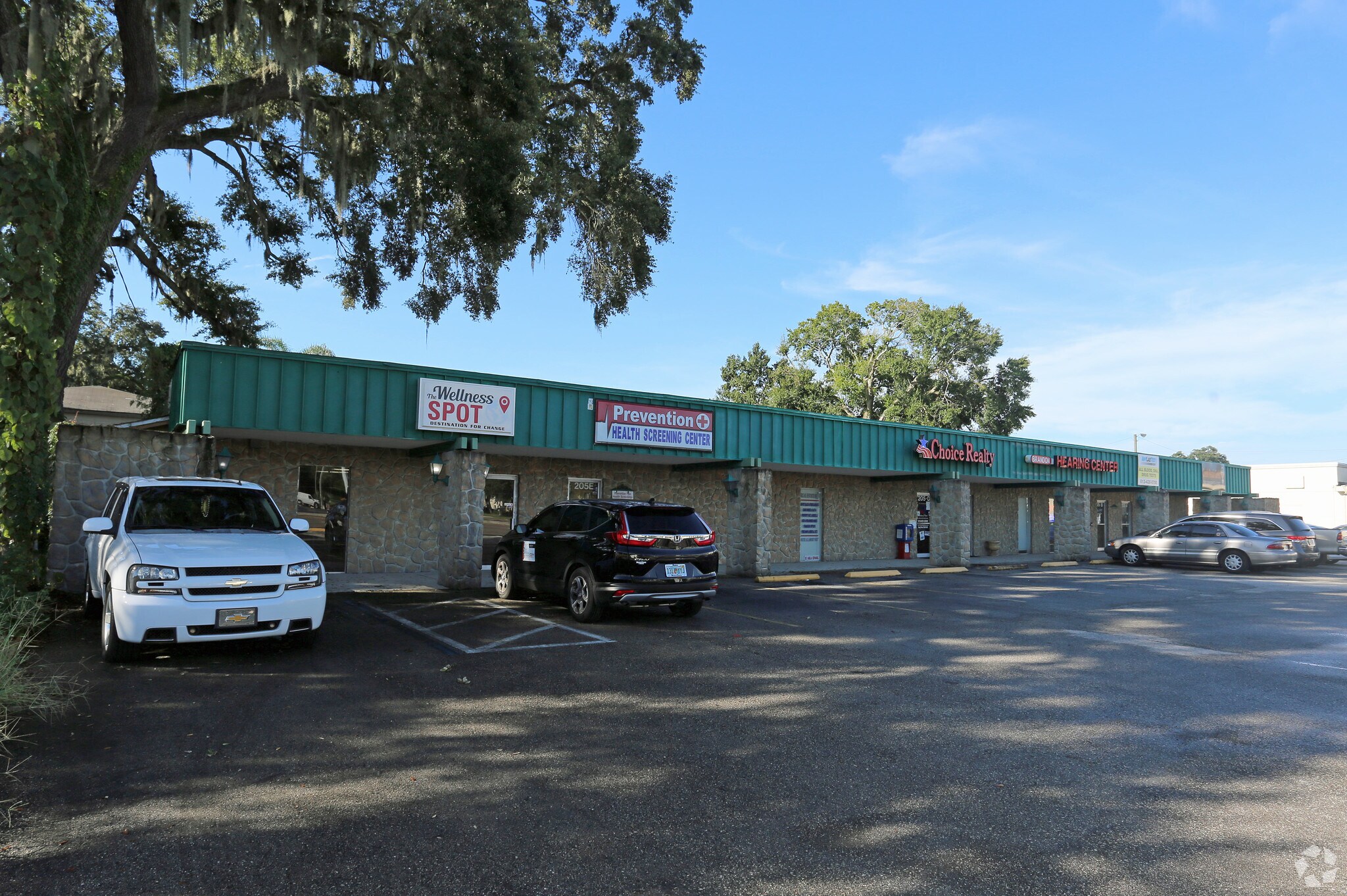 205 E Brandon Blvd, Brandon, FL for sale Primary Photo- Image 1 of 1