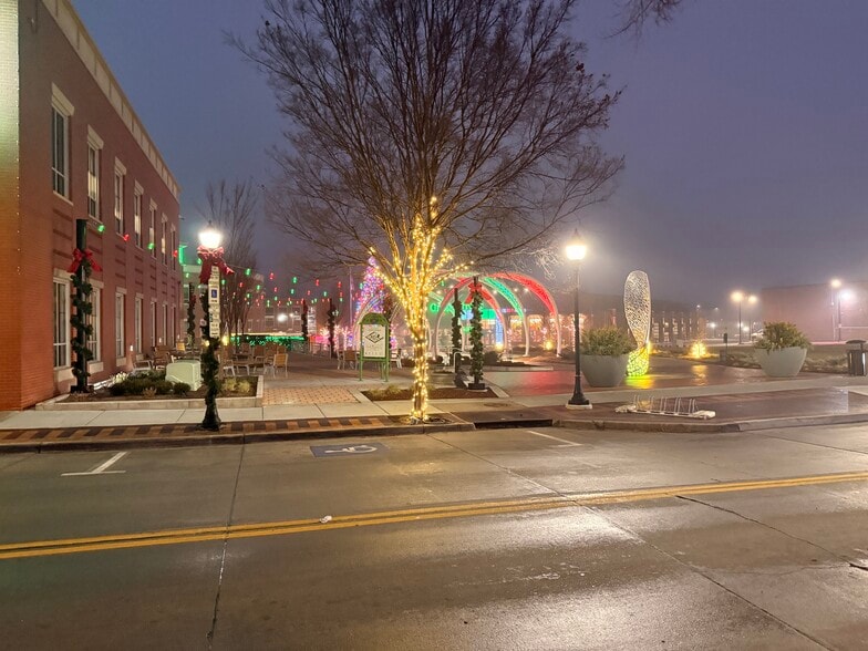 127 SE 3rd St, Lees Summit, MO for lease - Building Photo - Image 2 of 30