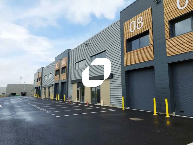 Flex in Droue-sur-Drouette for lease - Building Photo - Image 1 of 14