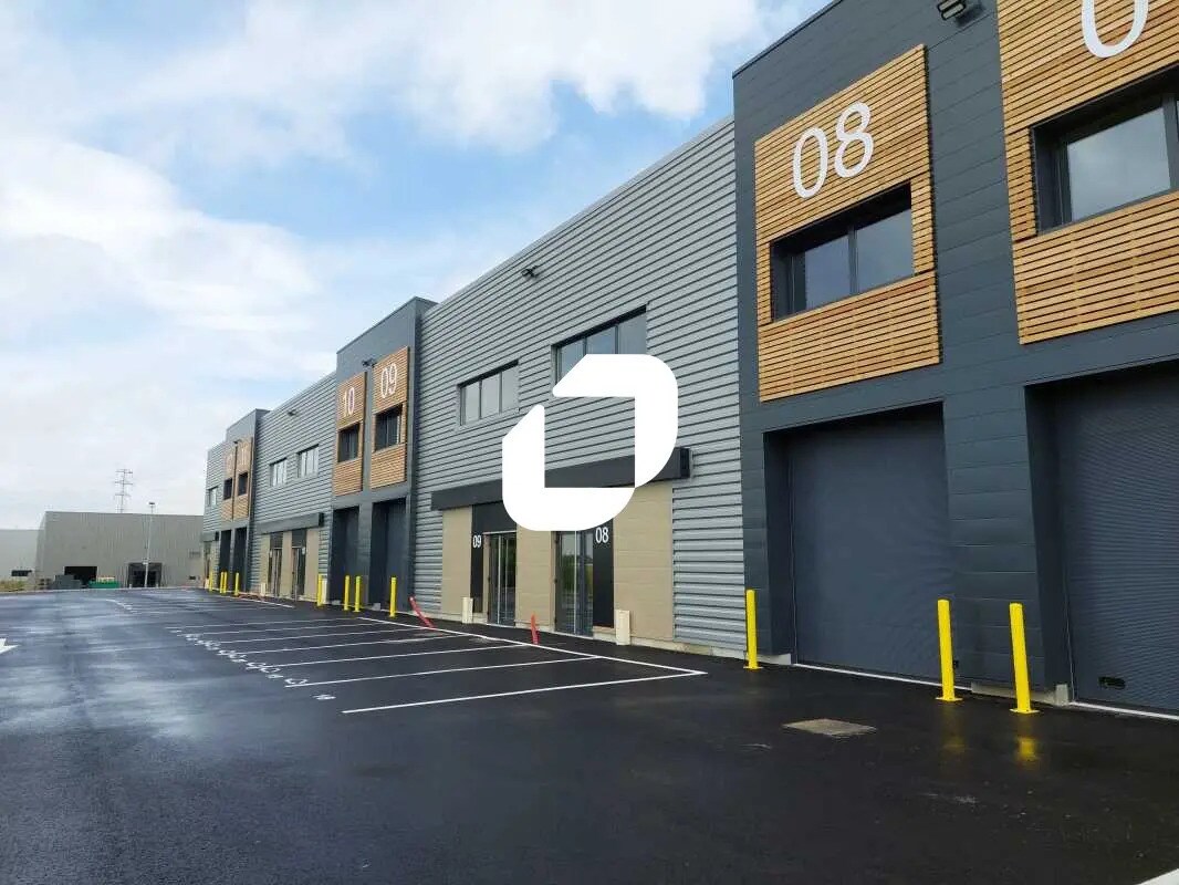 Flex in Droue-sur-Drouette for lease Building Photo- Image 1 of 15