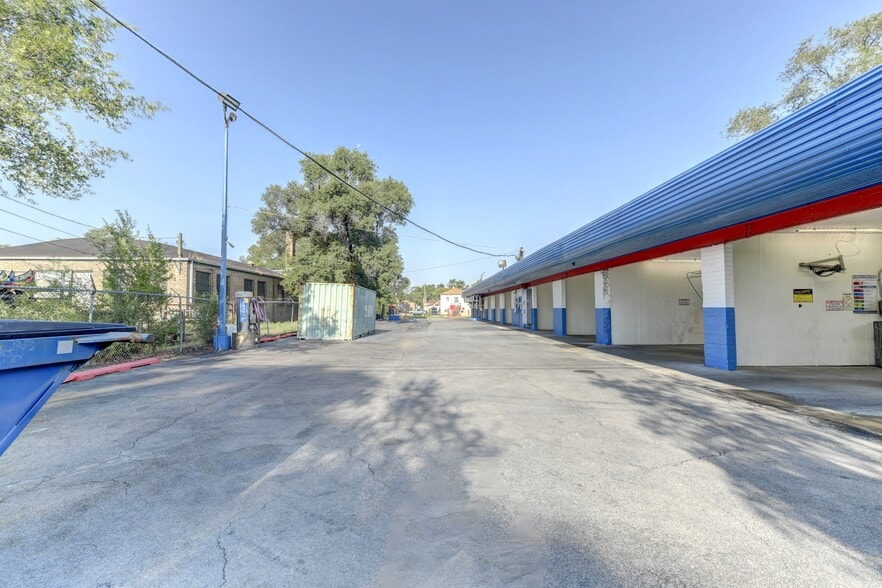 2637 E 100th St, Chicago, IL for sale - Building Photo - Image 2 of 20