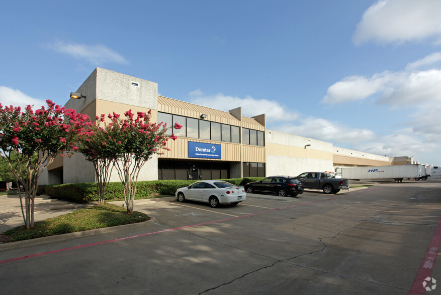 9001-9015 Sterling St, Irving, TX for lease - Building Photo - Image 2 of 4