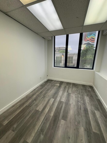 591 Summit Ave, Jersey City, NJ for lease - Interior Photo - Image 2 of 24