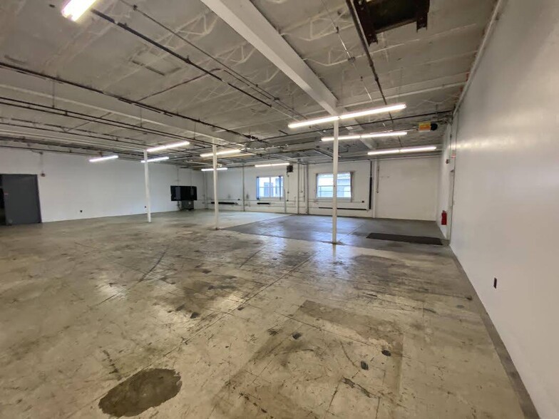 70 Pembroke Rd, Concord, NH 03301 - Flex & storage available 1k- 40k SF ...