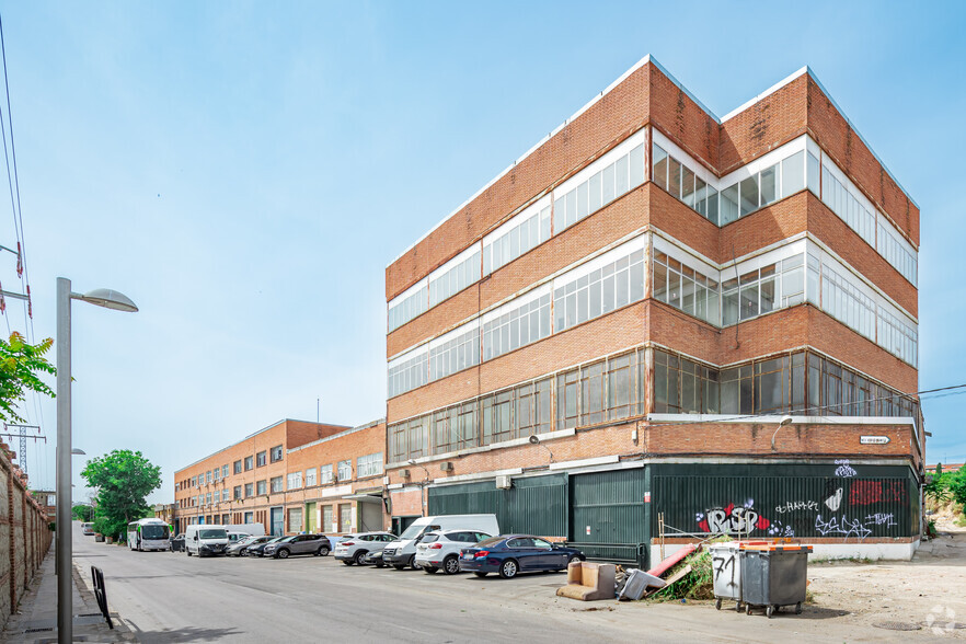 Calle Antonio de Cabezón, 67, Madrid, Madrid for sale - Building Photo - Image 2 of 2