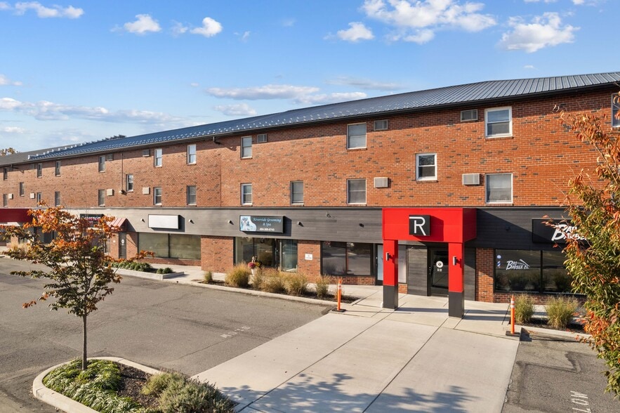 6 Riverside Dr, Spring City, PA for lease - Building Photo - Image 1 of 3