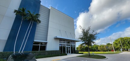 1981 N Powerline Rd, Pompano Beach, FL for lease Building Photo- Image 2 of 7