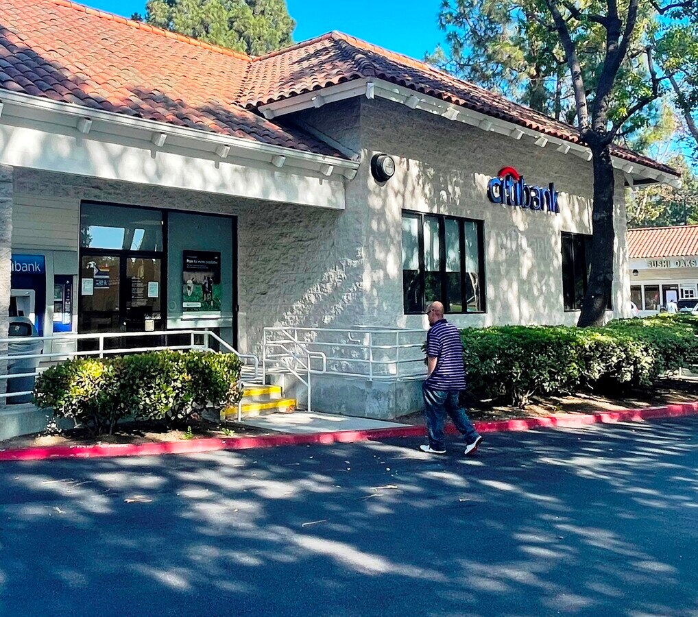 2160 Newbury Rd, Newbury Park, CA 91320