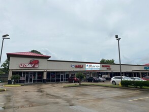 4300-4302 Fairmont Pky, Pasadena, TX for lease Building Photo- Image 1 of 1