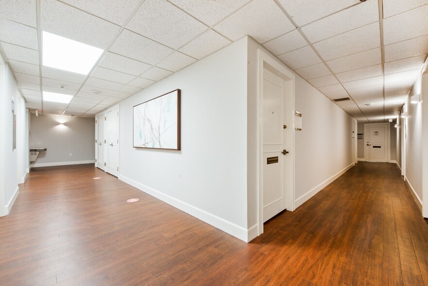 1550 Madruga Ave, Coral Gables, FL for lease - Interior Photo - Image 2 of 3