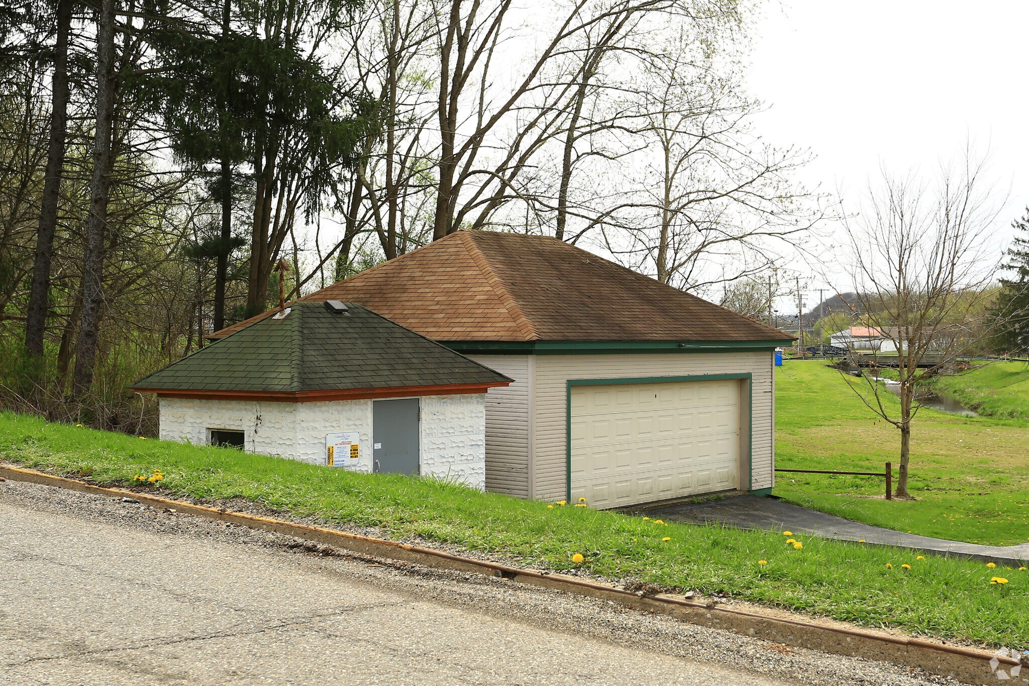 320 Columbia St, Leetonia, OH 44431 Office for Sale