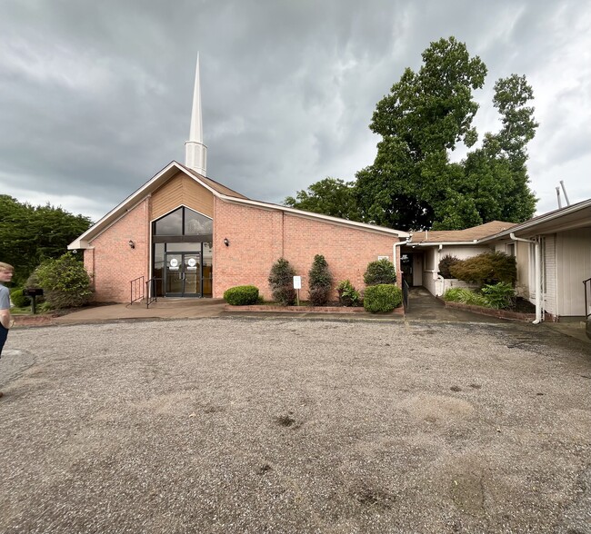 3747 Knight Arnold Rd, Memphis, TN for sale - Primary Photo - Image 1 of 1