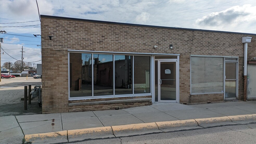 313 W Main St, Fairborn, OH for lease - Building Photo - Image 2 of 4