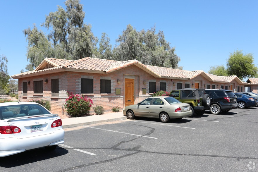 1405 N Dobson Rd, Chandler, AZ for lease - Primary Photo - Image 1 of 26