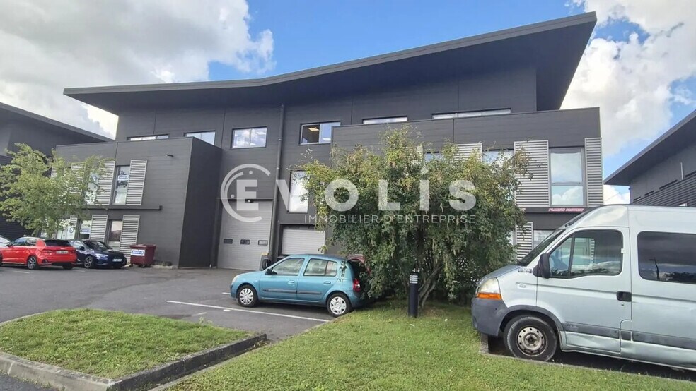 Office in Ferrières-en-Brie for sale - Building Photo - Image 2 of 5