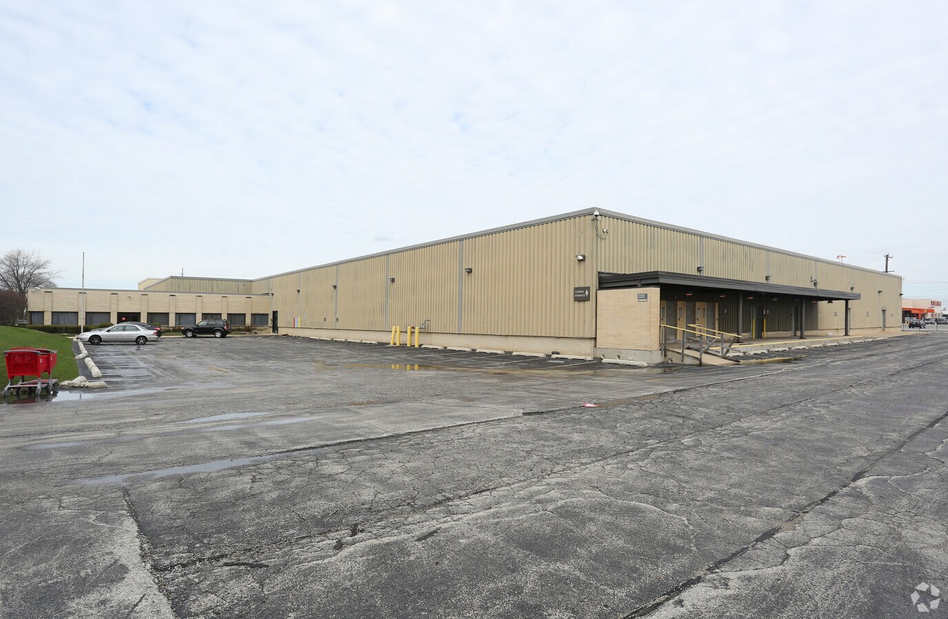 4944 W 73rd St, Bedford Park, IL 60638 | LoopNet.com
