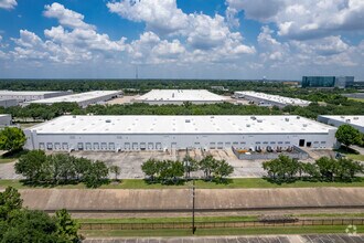 835 Greens Pky, Houston, TX - AERIAL  map view - Image1