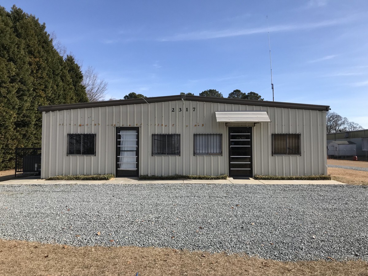 2317 Hope Mills Rd, Fayetteville, NC 28304