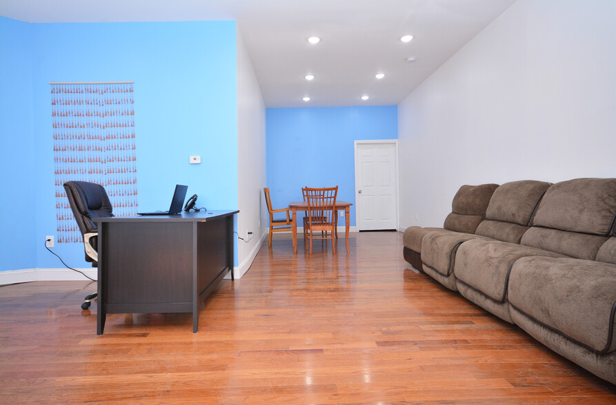 531 Kennedy Blvd, Bayonne, NJ for sale - Interior Photo - Image 1 of 1