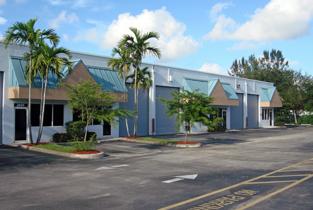 4600-4628 Hiatus Rd, Sunrise, FL for lease - Building Photo - Image 1 of 3