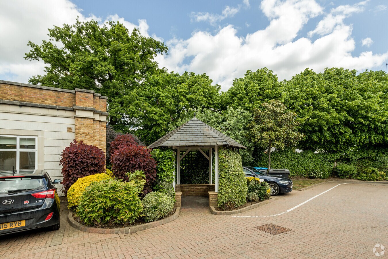 14 Castle Mews Mews, Hampton, TW12 2NN