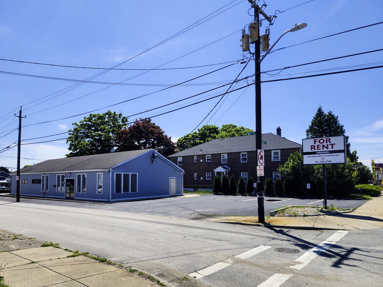 145 Newport Ave, Pawtucket, RI for lease - Building Photo - Image 1 of 20